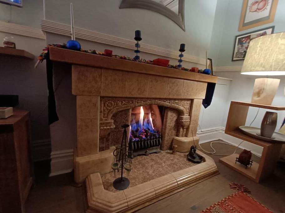 Big Fireplace Aga Hot Tub Wet Room Barn Garage Llanelli Exteriör bild